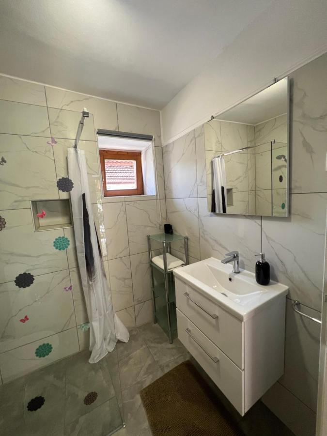 Apartamento Kuca Za Odmor Matea Poreč Exterior foto